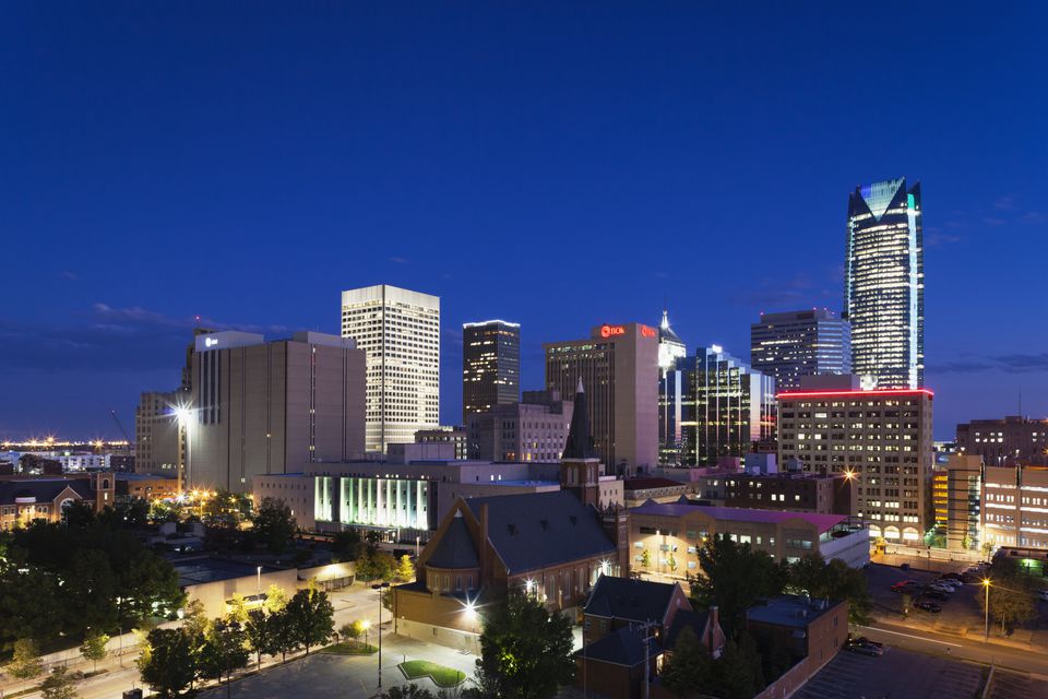 俄克拉何马州俄克拉荷马城的夜景