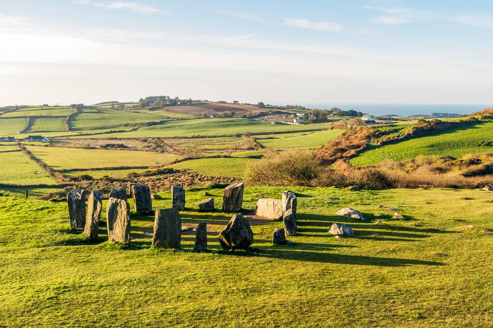 参观爱尔兰的Drombeg Stone Circle