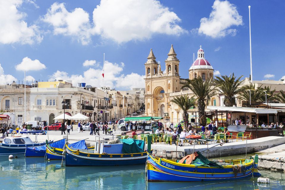 在Marsaxlokk港的渔船