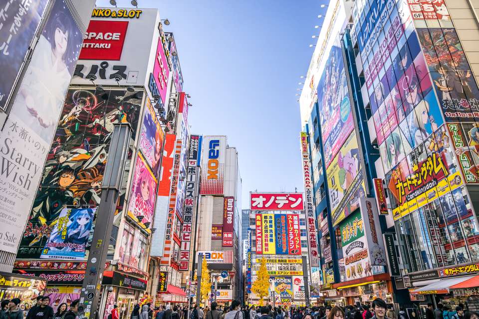 拥挤的秋叶原街道